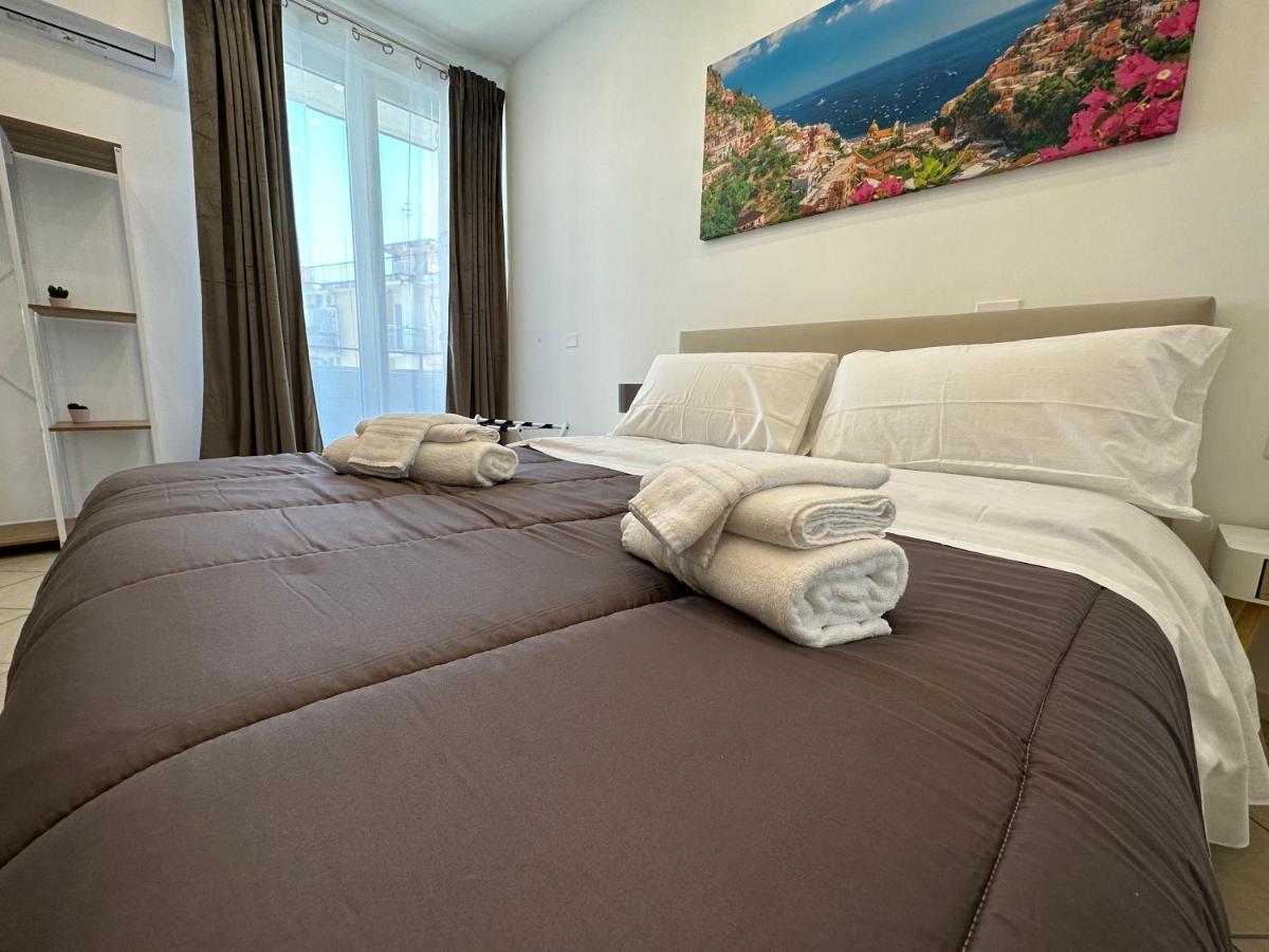B&B Off Rooms And Relax Neapel Exterior foto